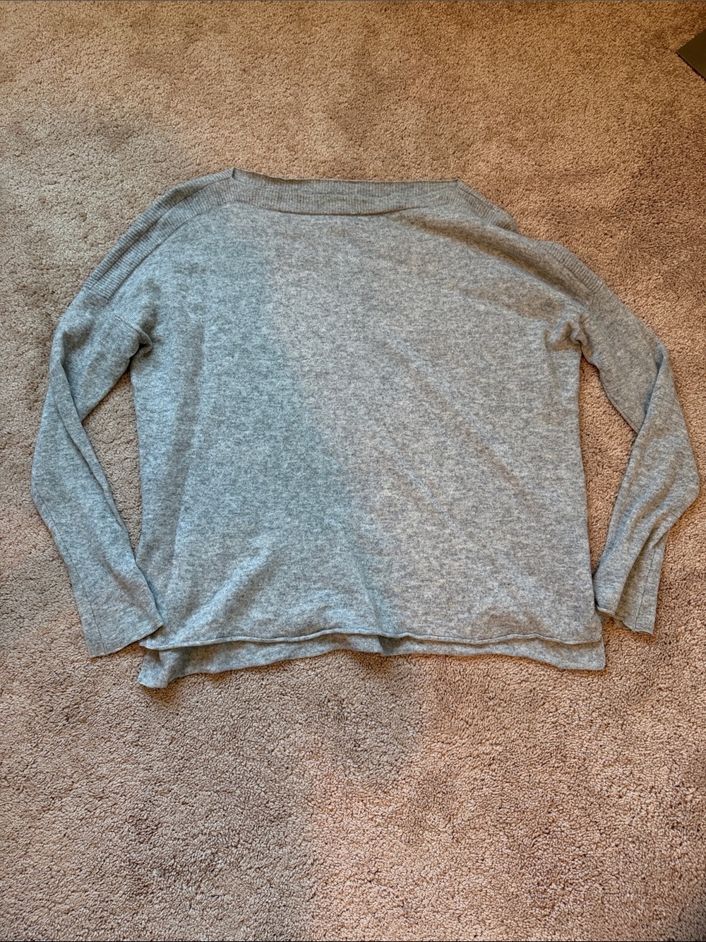 Vince Light Gray Relaxed Long-Sleeve Cashmere Blend Sweater